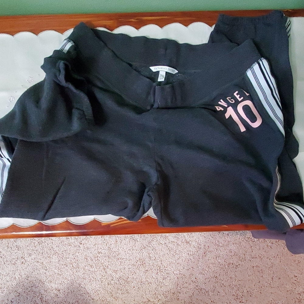 Capri sweatpants